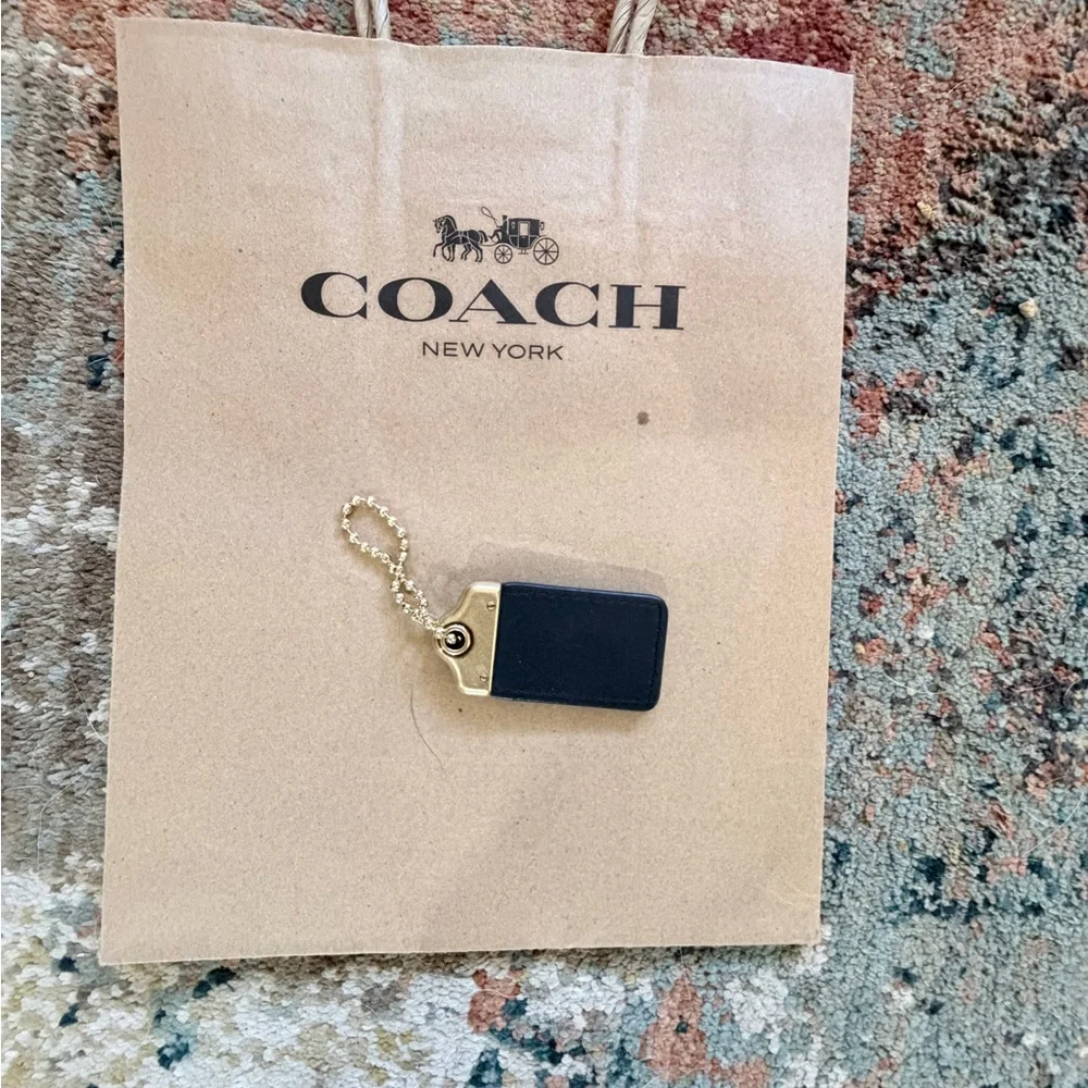 Coach Black Leather Horse & Carriage Hang Tag - Picture 2 of 4